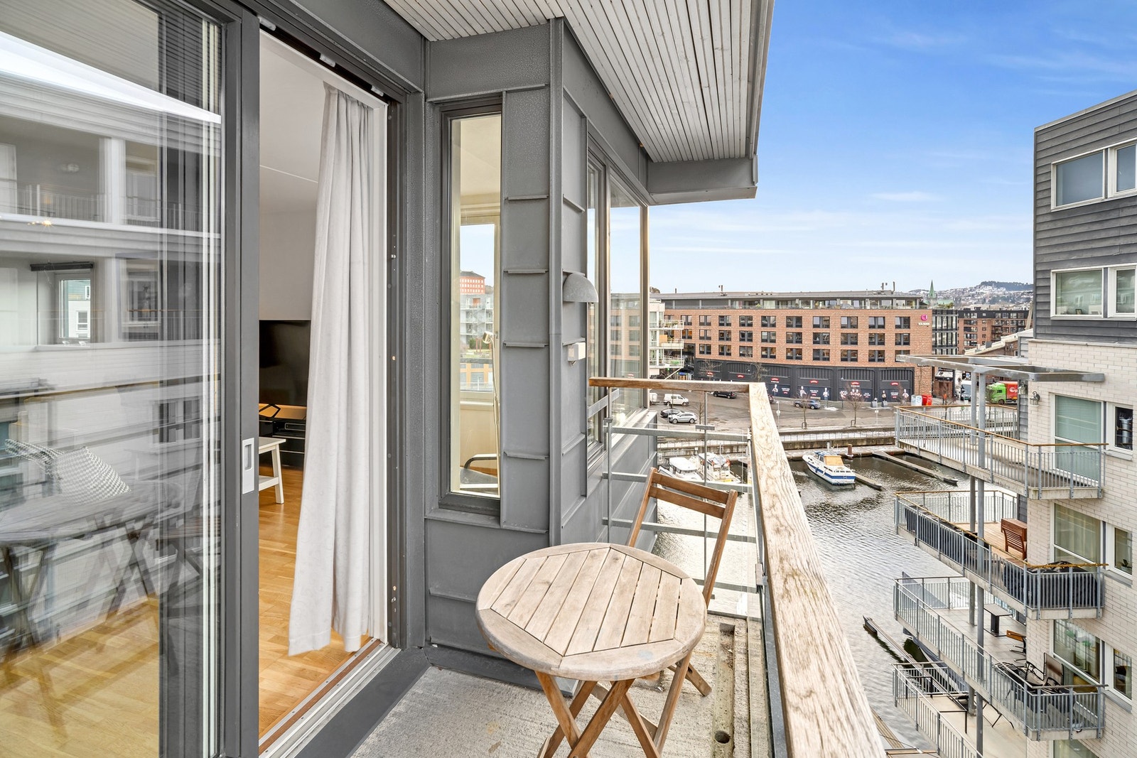 Hyggelig balkong. Galleribilde