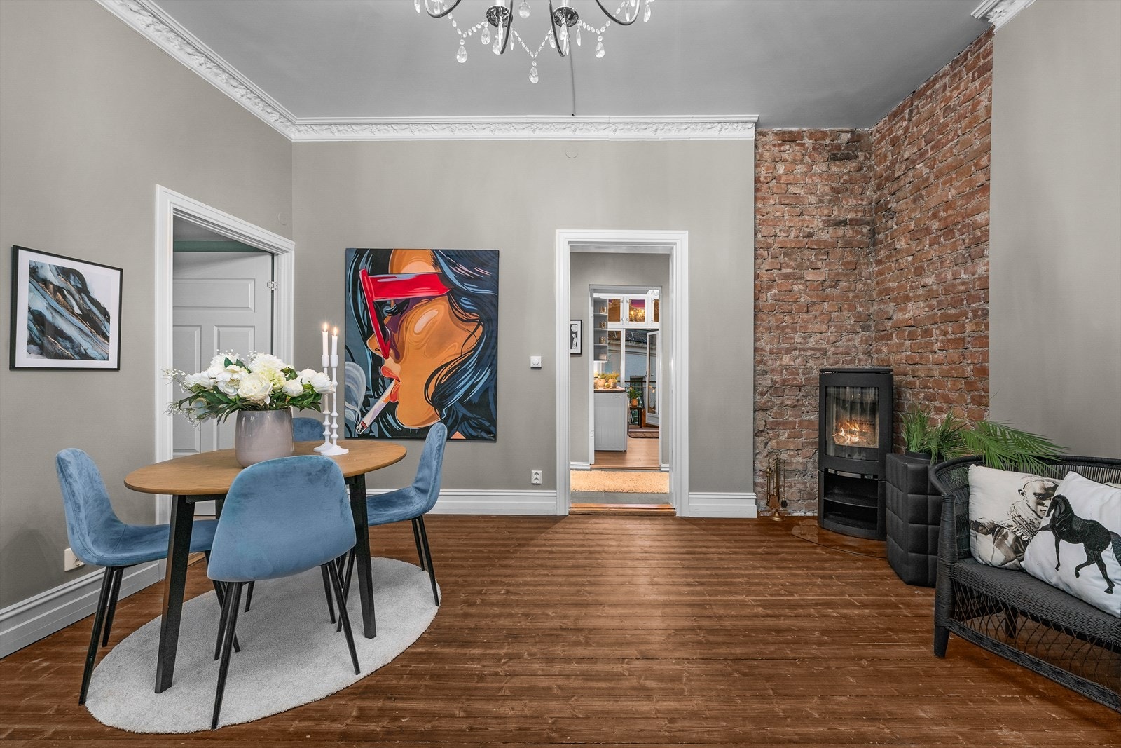 God plass til spisestue Galleribilde