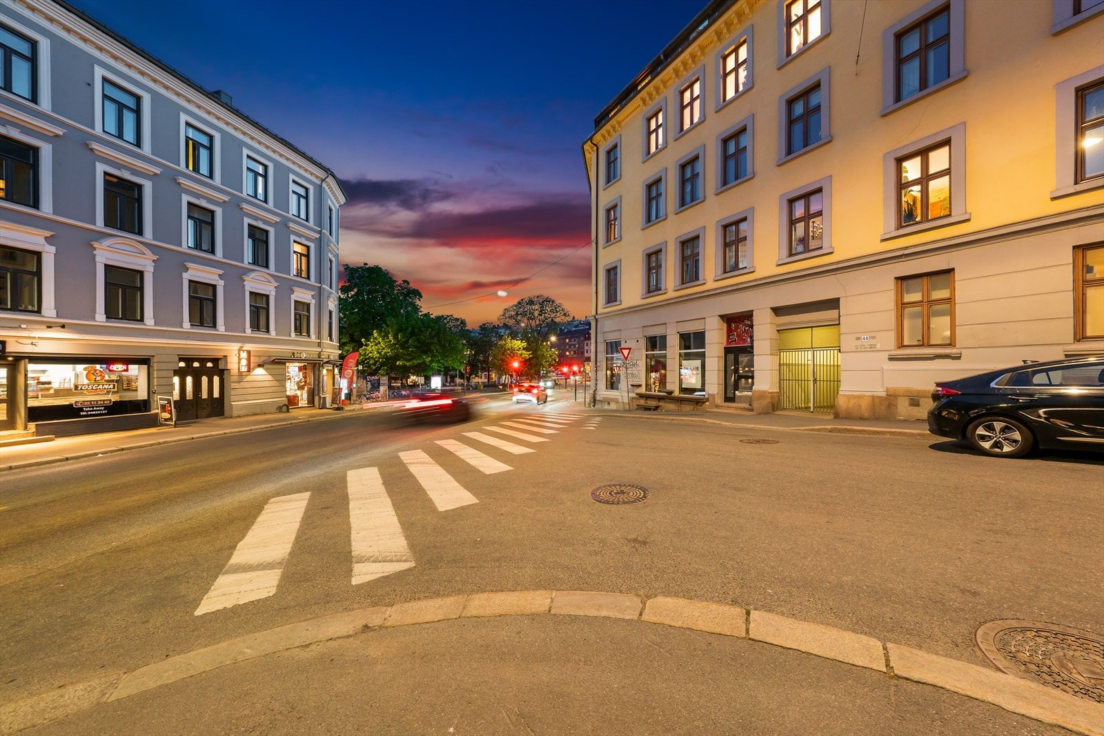 Beliggenheten byr på urban tilgang med umiddelbar nærhet til fasiliteter Galleribilde