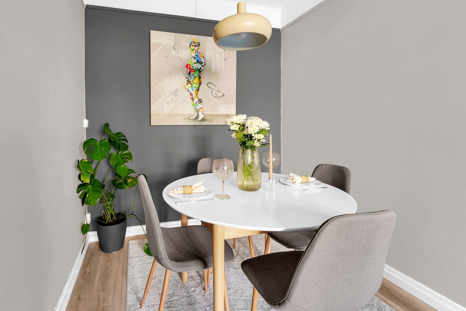 Hit kan du fint invitere over både venner og familie på et bedre måltid. Galleribilde