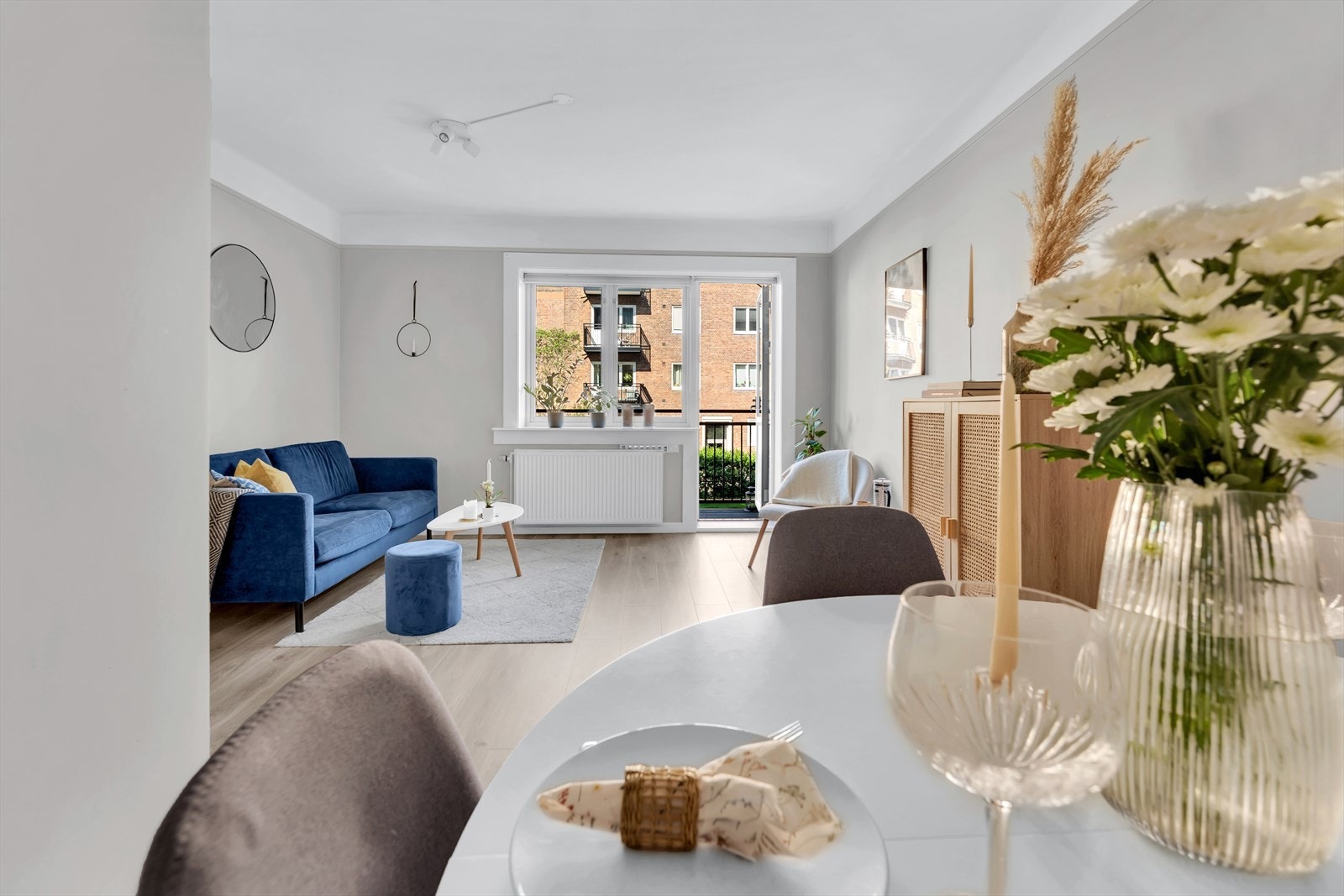 Leiligheten ligger i høy 1. etasje og inneholder entré, kjøkken, stue, bad og soverom. Galleribilde