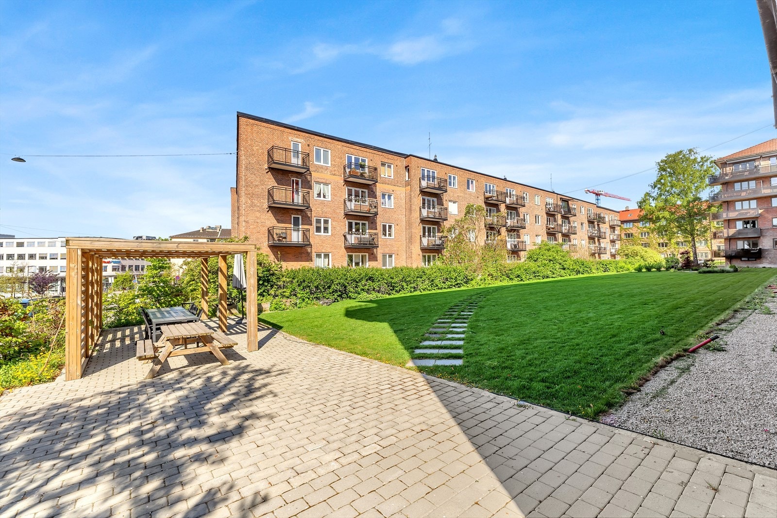 Det er flere hyggelige sittegrupper på fellesarealet. Galleribilde