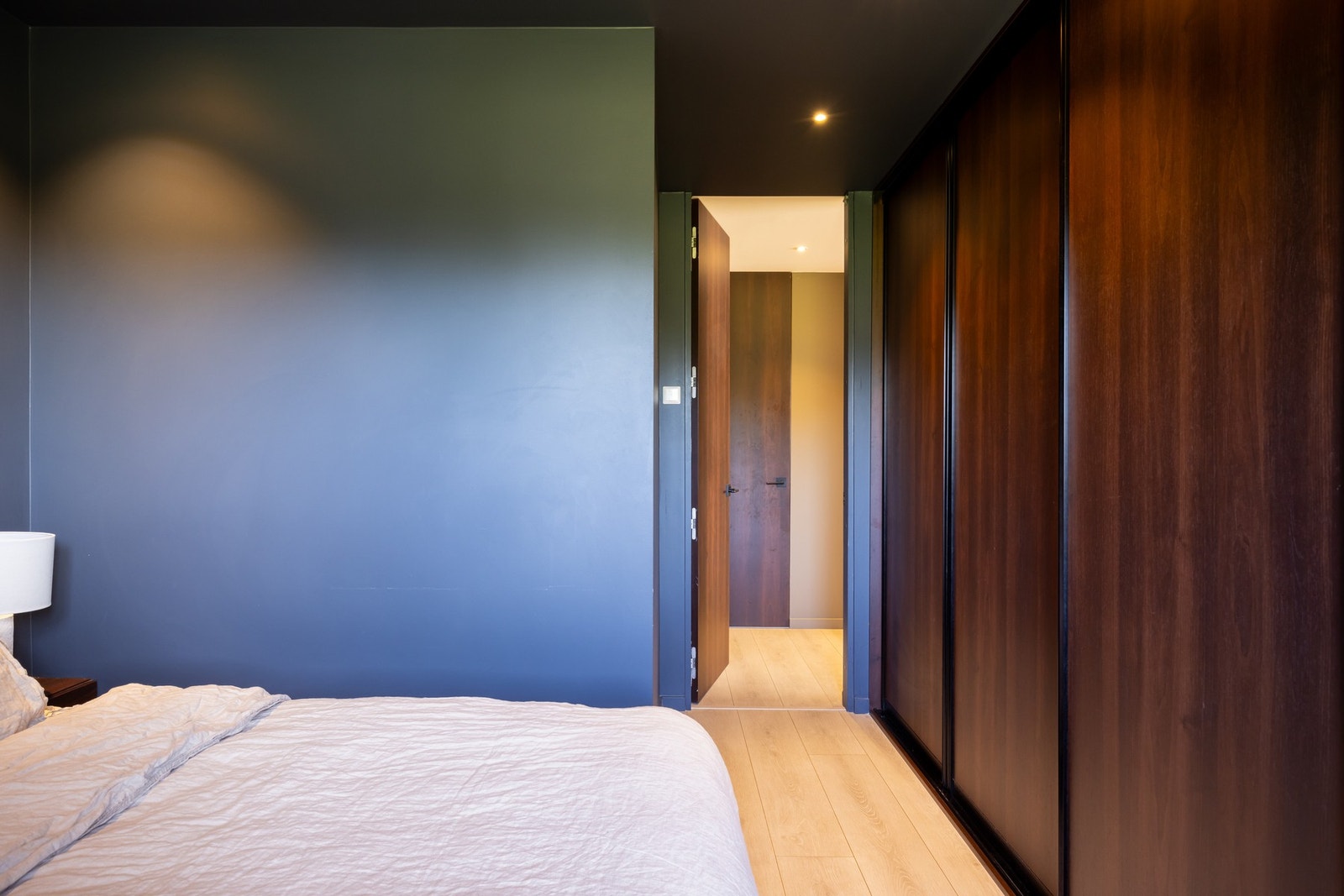 Hovedsoverommet har en stilig plassbygget garderobe på over 4 meter. Galleribilde