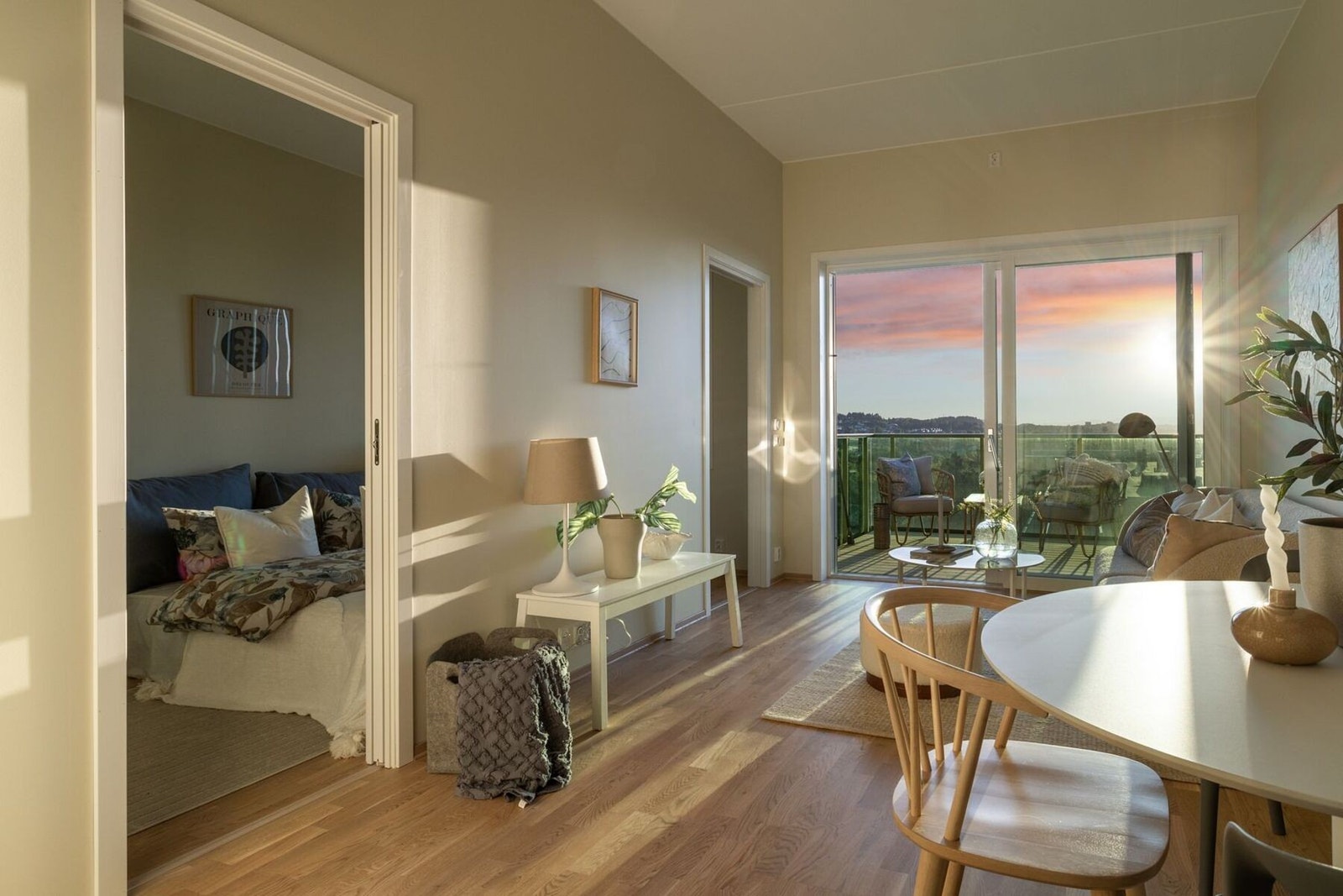 Soverommet har adgang fra to sider av rommet. Galleribilde