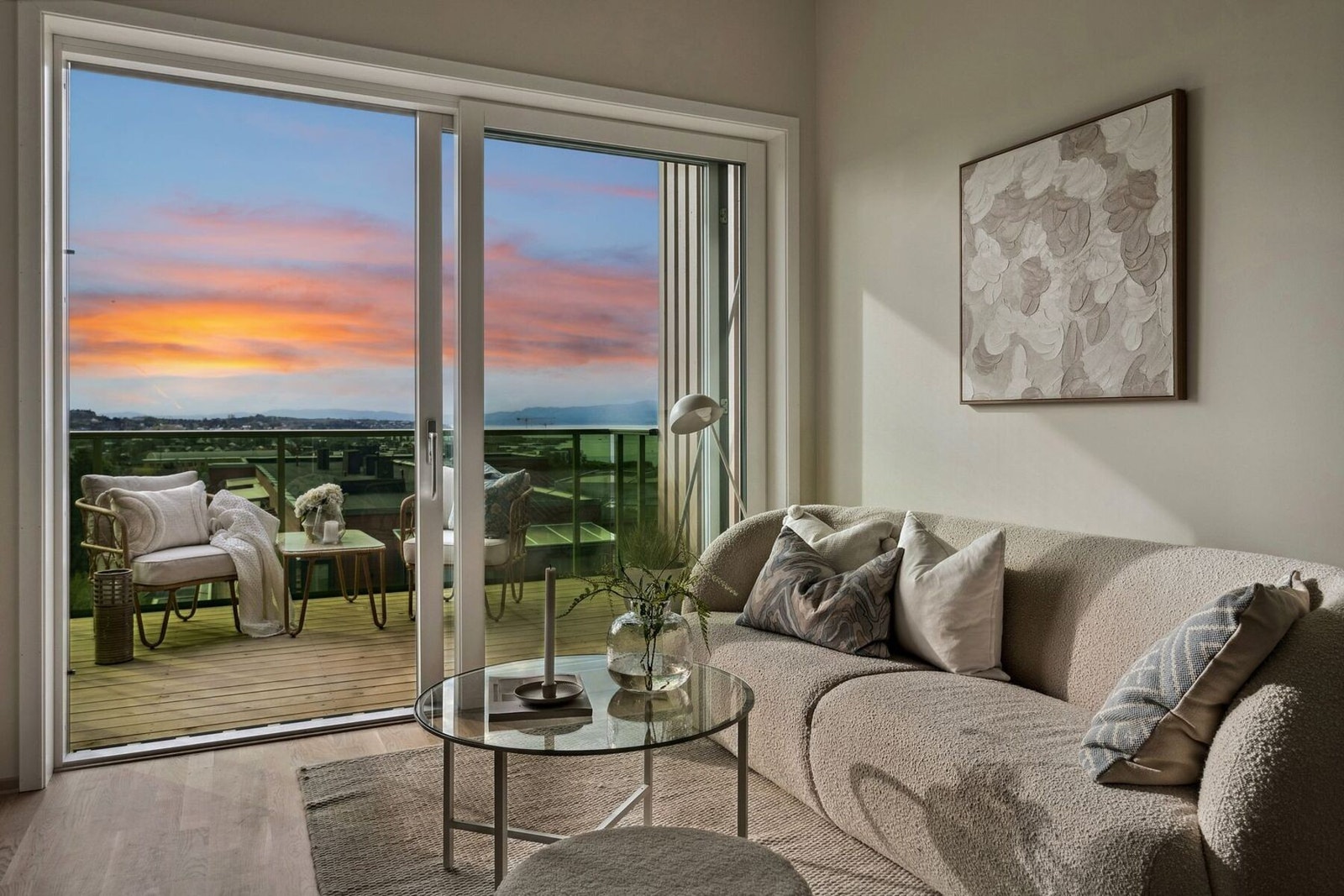 Fra stuen har man direkte utgang til en herlig privat balkong. Galleribilde