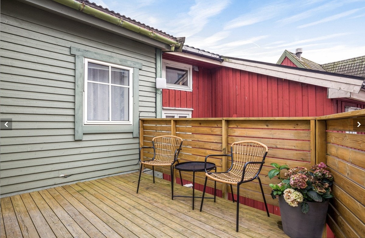 Felles veranda ved inngangspariet Galleribilde