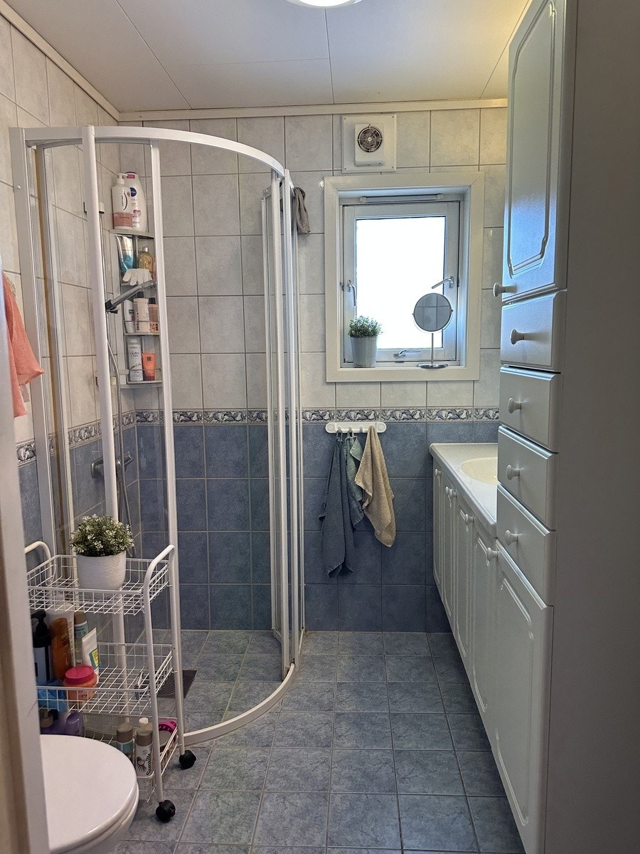 Badet med varmekabler i gulv. Galleribilde