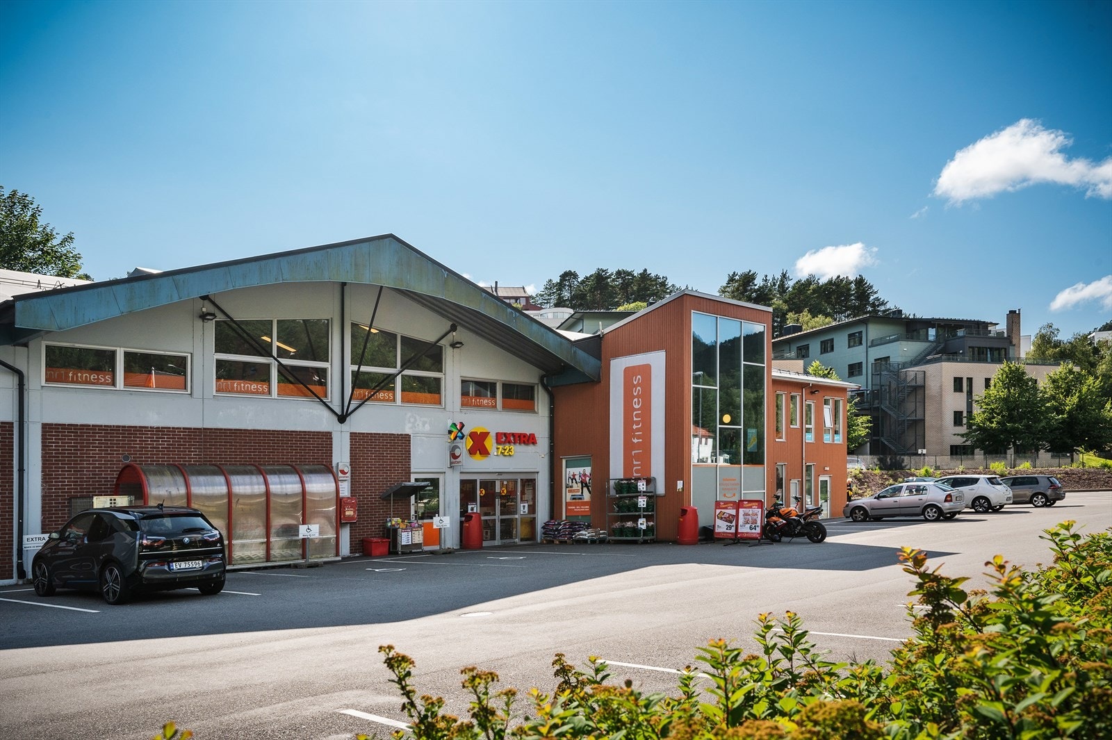 5 min gange fra boligen finner man Coop EXTRA og Nr.1 Fitness. Galleribilde