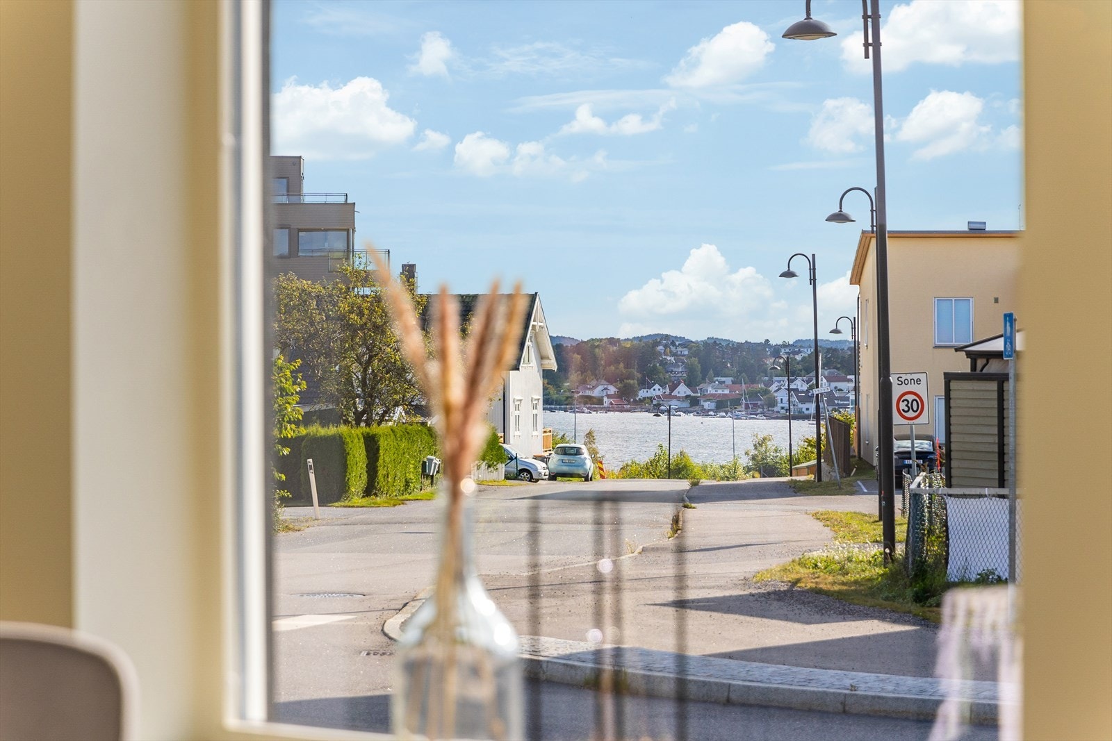 Utsikt fra vindu i spisestuen. Galleribilde