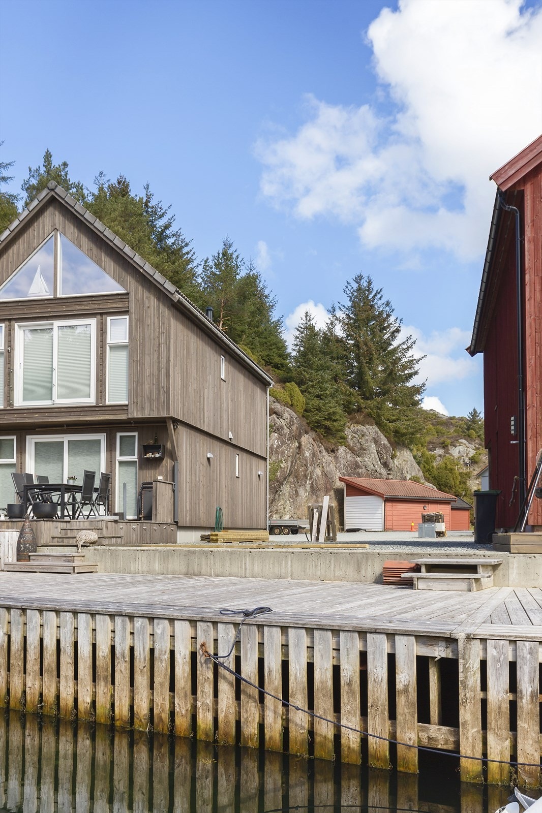 Flott opparbeidet kaianlegg. Galleribilde