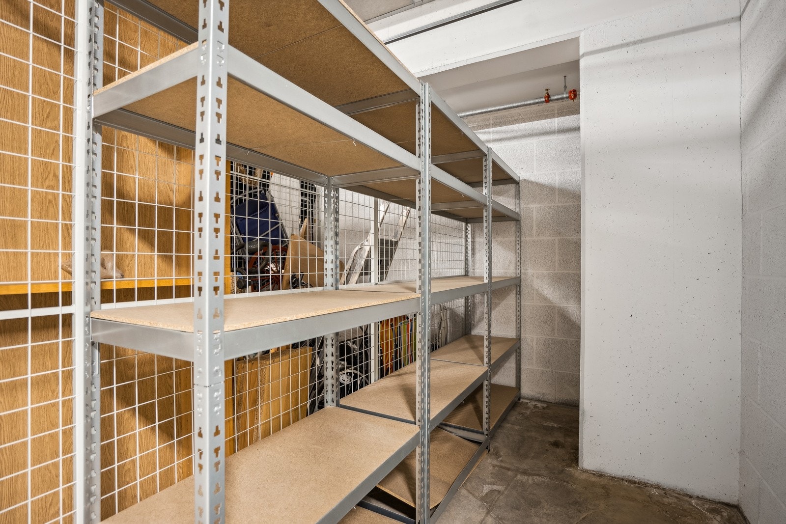 Leiligheten disponerer en bod i kjeller på 5 kvm Galleribilde