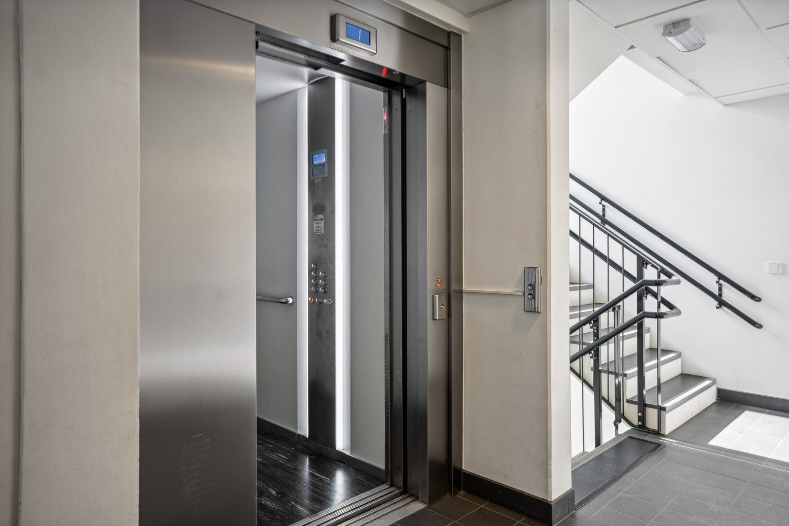 Det er heis i bygget Galleribilde