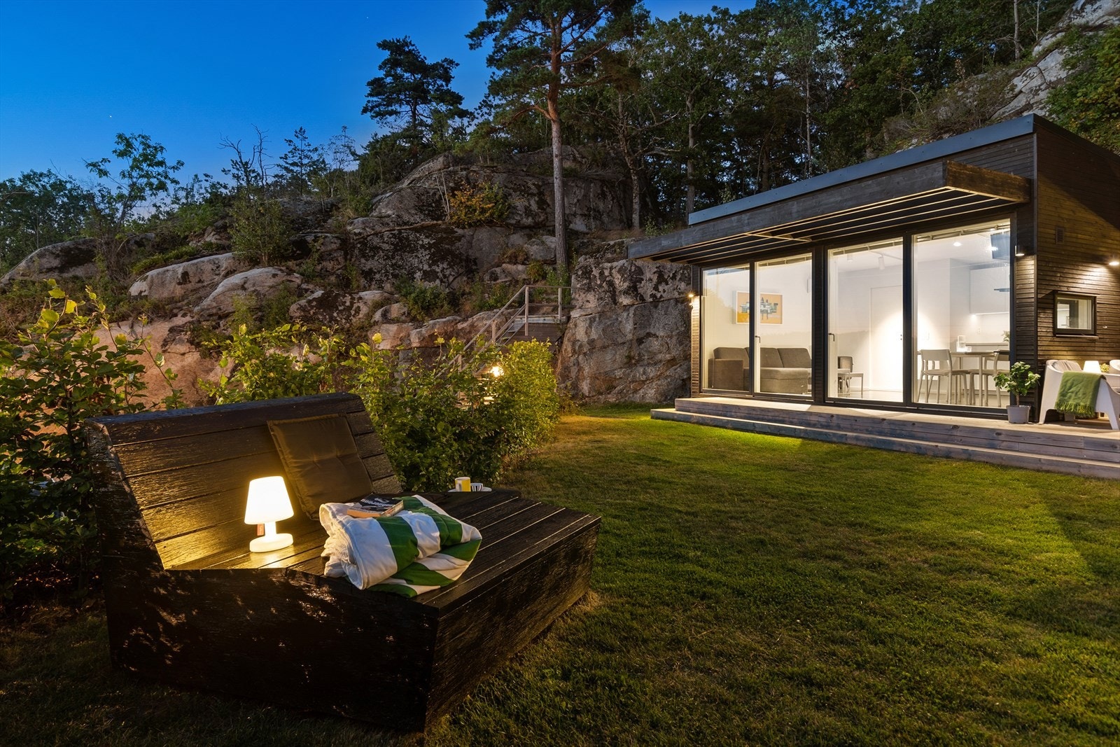 Koselige elementer, i bakkant en trapp opp til en annen koselig "seksjon" Galleribilde