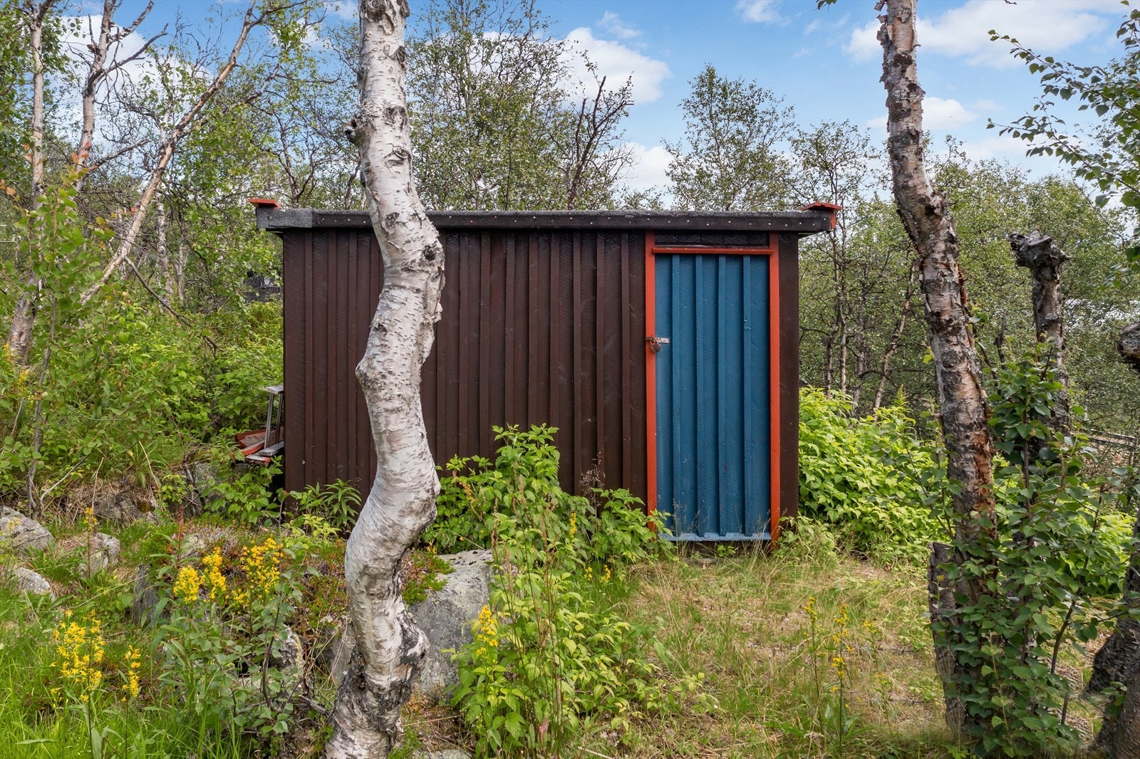 Vedskjul / Utedo Galleribilde