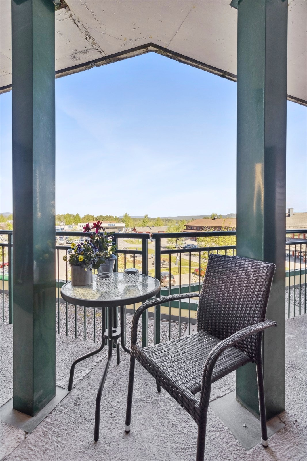 En liten kaffekrok ved inngangspartiet. Galleribilde