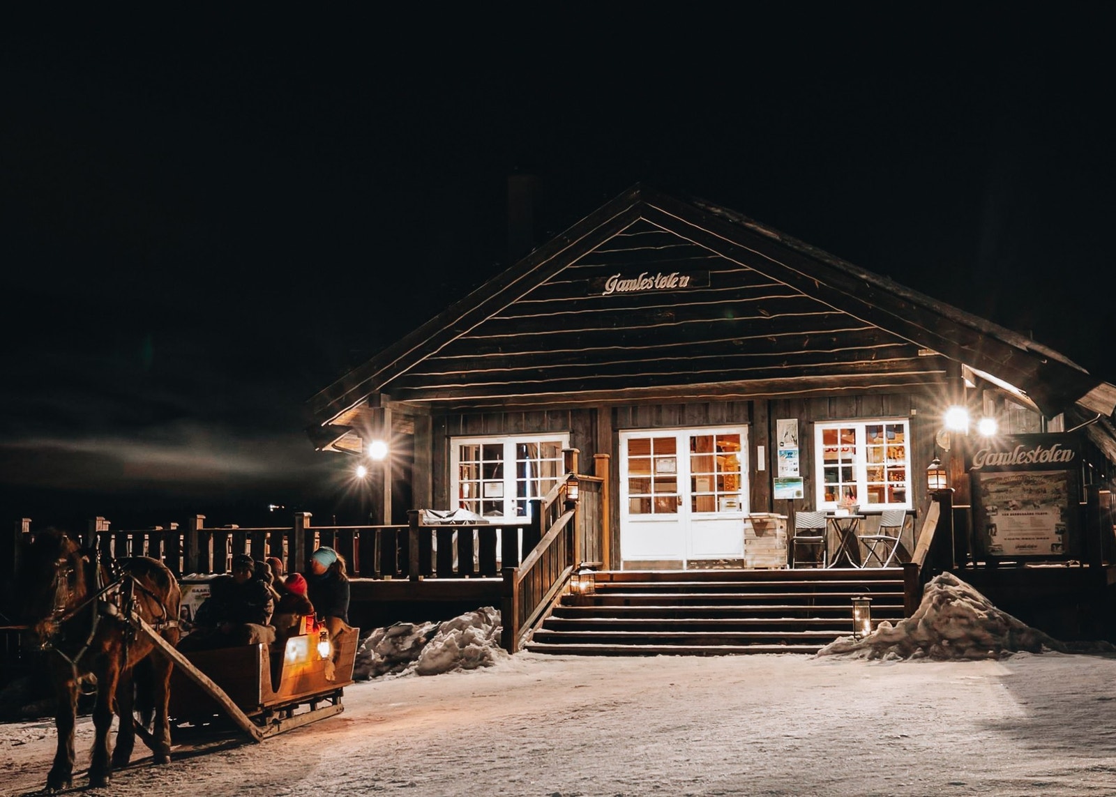Gamlestølen Fjellstogo ligger kun 500 meter fra tomteområdet. Galleribilde