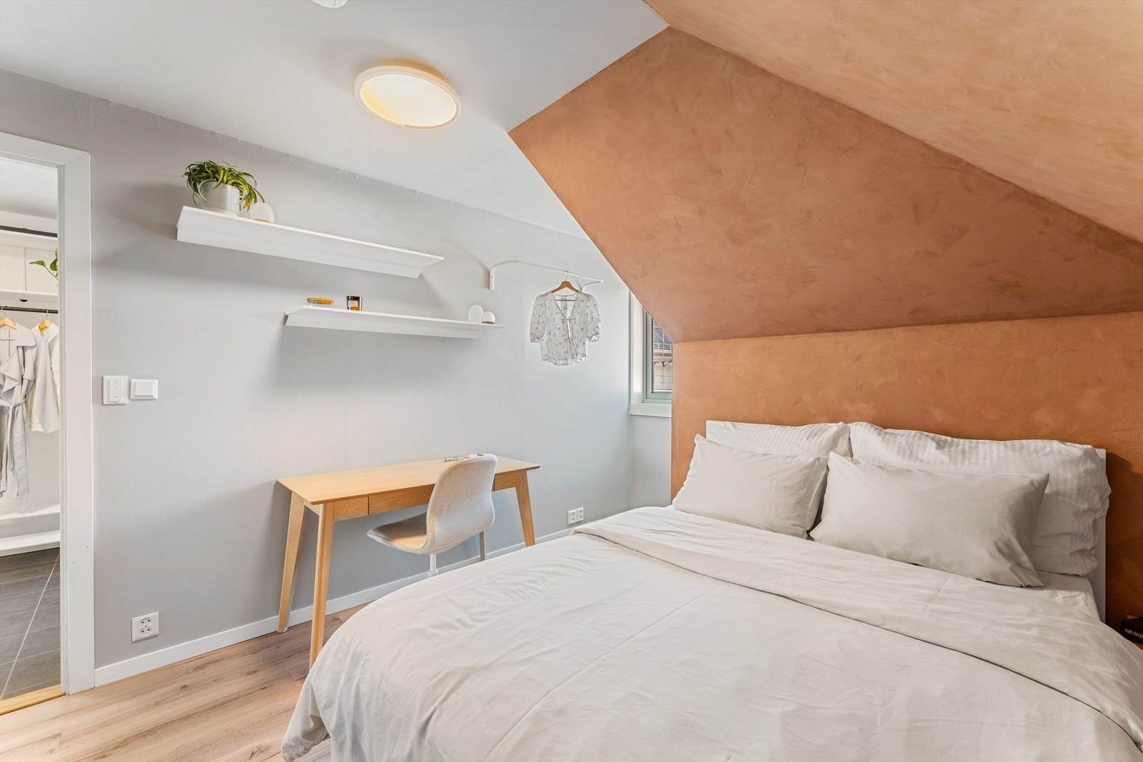 Soverommet er på 11,7m². Galleribilde