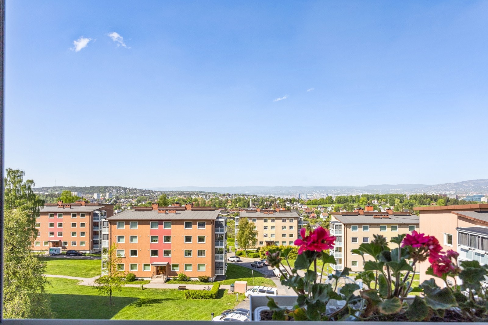 Utsikt til nærområdet og Oslo by. Galleribilde