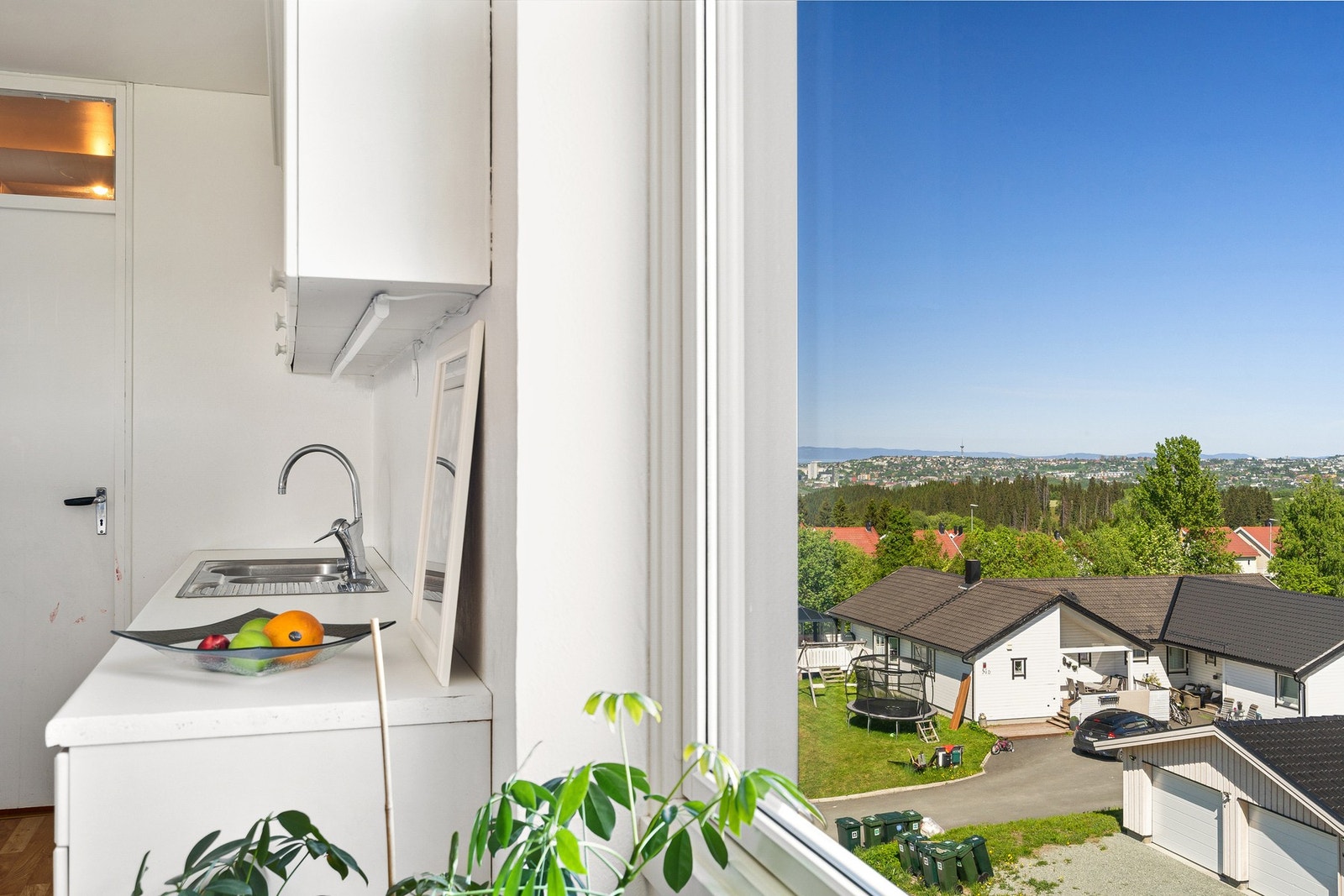 Fra stuen er det en herlig utsikt mot øst. Galleribilde
