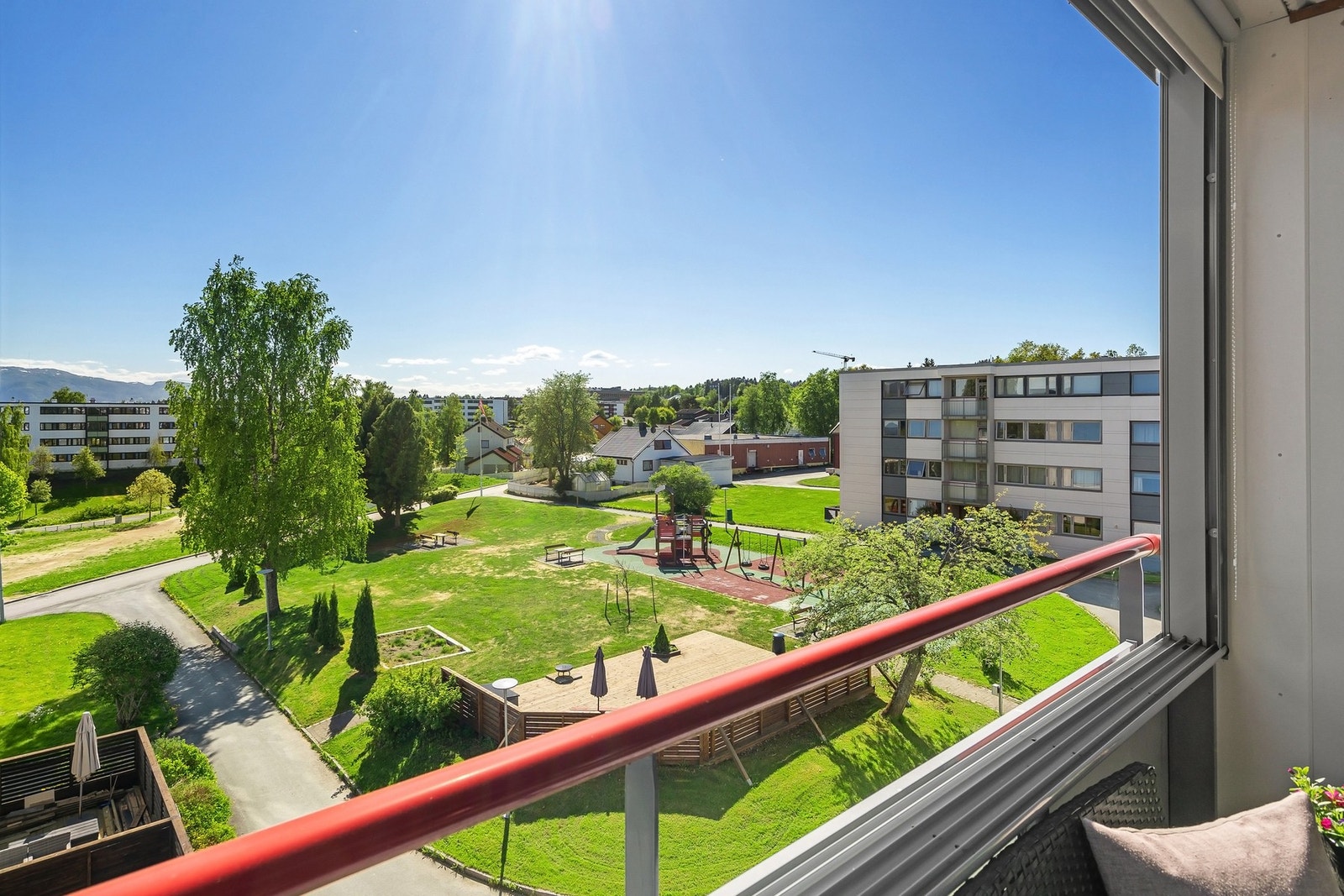 Utsikt over flotte grøntarealer. Galleribilde