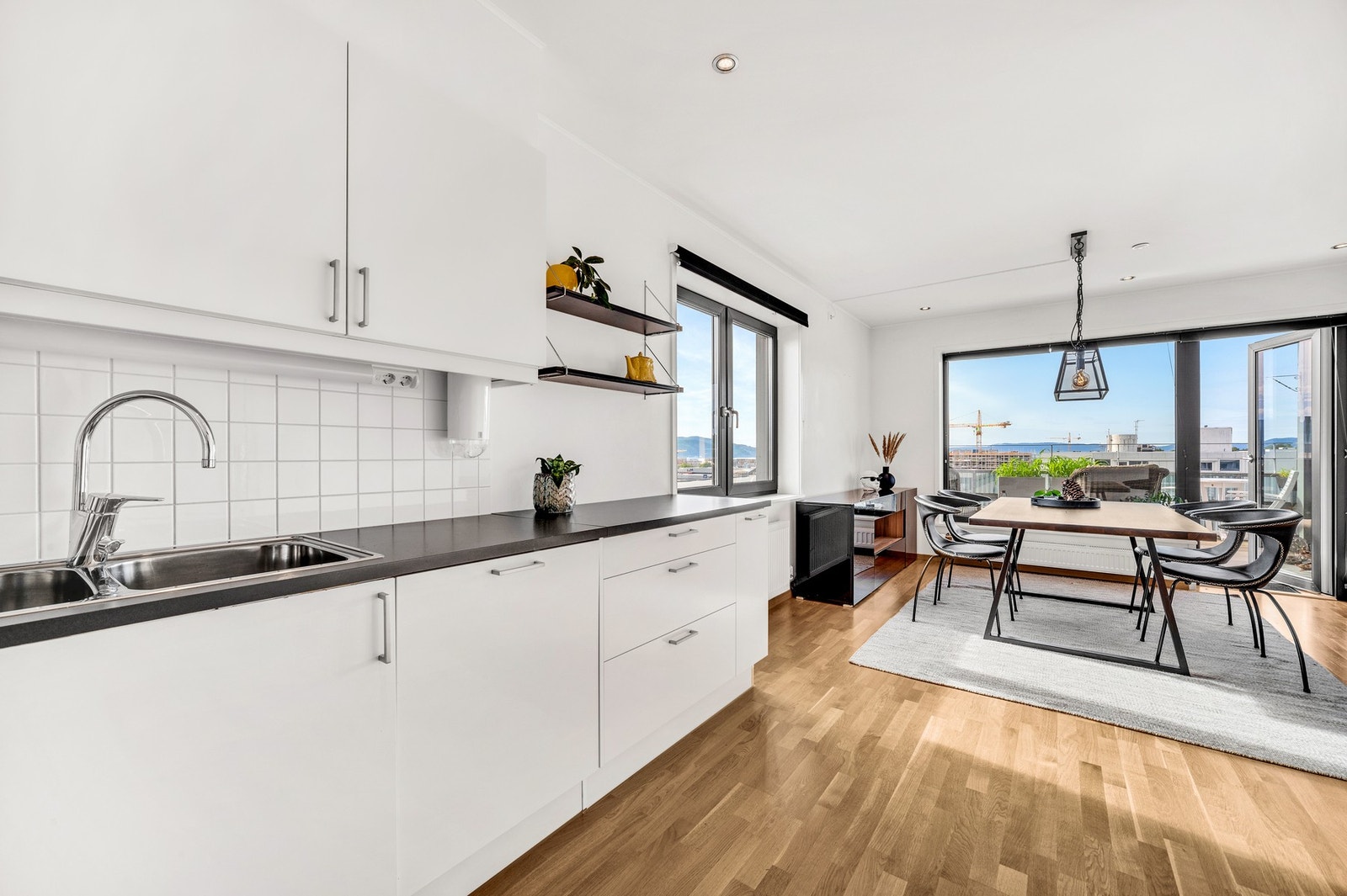 Takstmannen har gitt tilstandsgrad 0 og 1 (TG0/TG1) på tilnærmet alle punkter i sin rapport, så her gjør man seg et trygt kjøp. Galleribilde