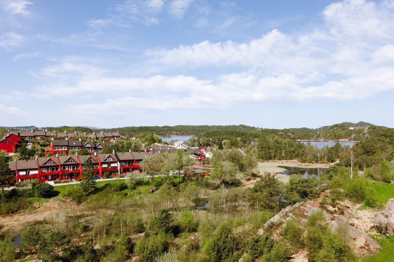 Her bor man tett på natur og friluftsliv, samtidig som man har nærhet til kollektivtransport. Galleribilde