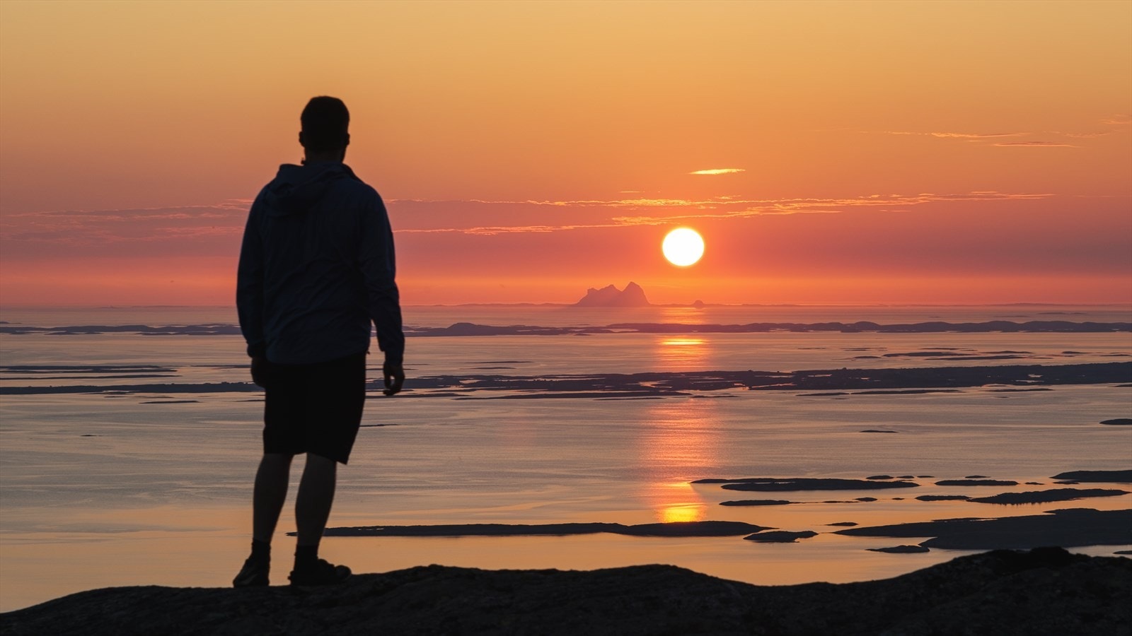 Træna sett fra Åkvikfjellet på Dønna Fotograf: Kristoffer Møllevik / Visit Helgeland Galleribilde