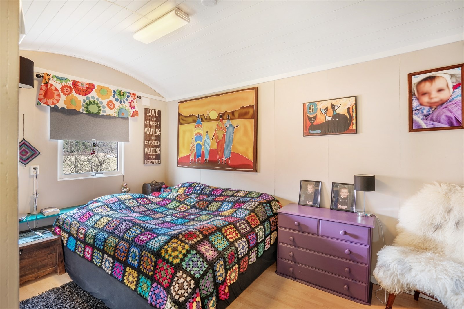 Boligen har 4 soverom, Dette er i 1.etasje og de resterende er i loftetasjen. Galleribilde