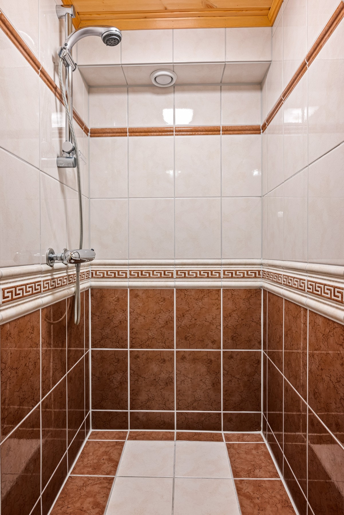 Dusj kjelleretasje Galleribilde