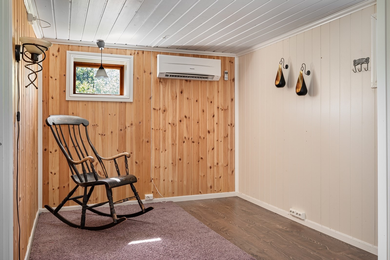 Innredet rom benyttet som kjellerstue. Galleribilde