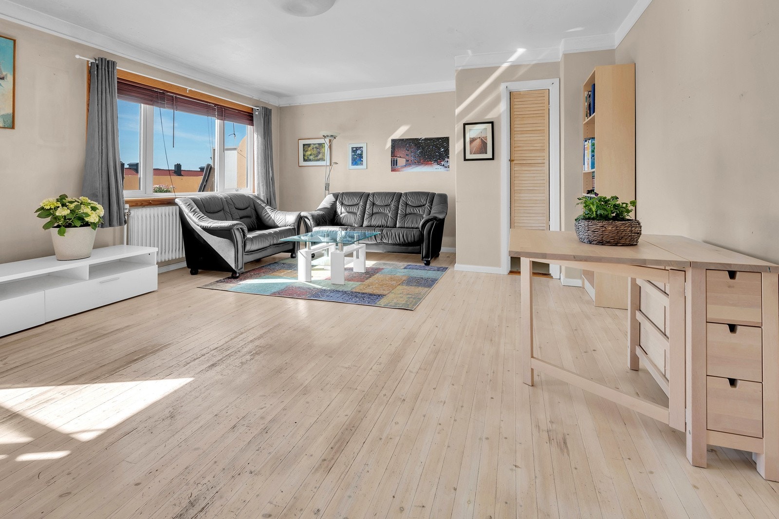 Her kan man enkelt sette opp en lettvegg for alkoveløsning om ønskelig. Galleribilde