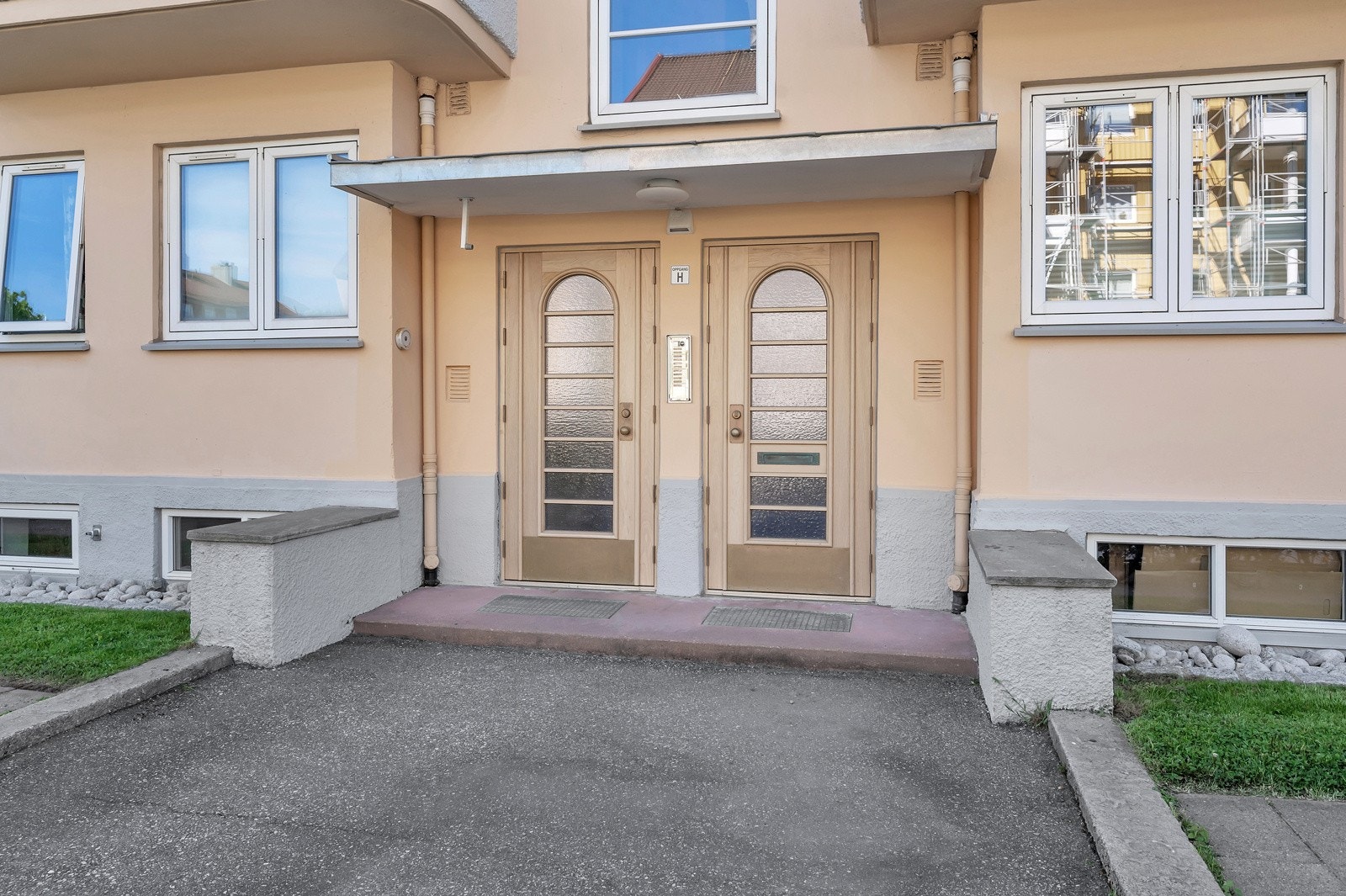 Vi tar heisen opp til 5. etasje! Galleribilde