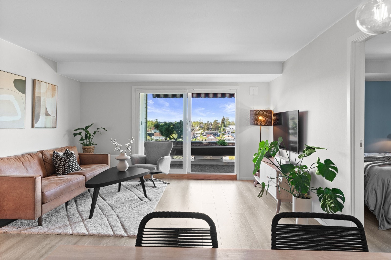Pen og romslig 4-roms | Terrasseleilighet | To terrasser | Bad & Wc fra 2021 | Garasjeplass | Barnevennlig område Galleribilde