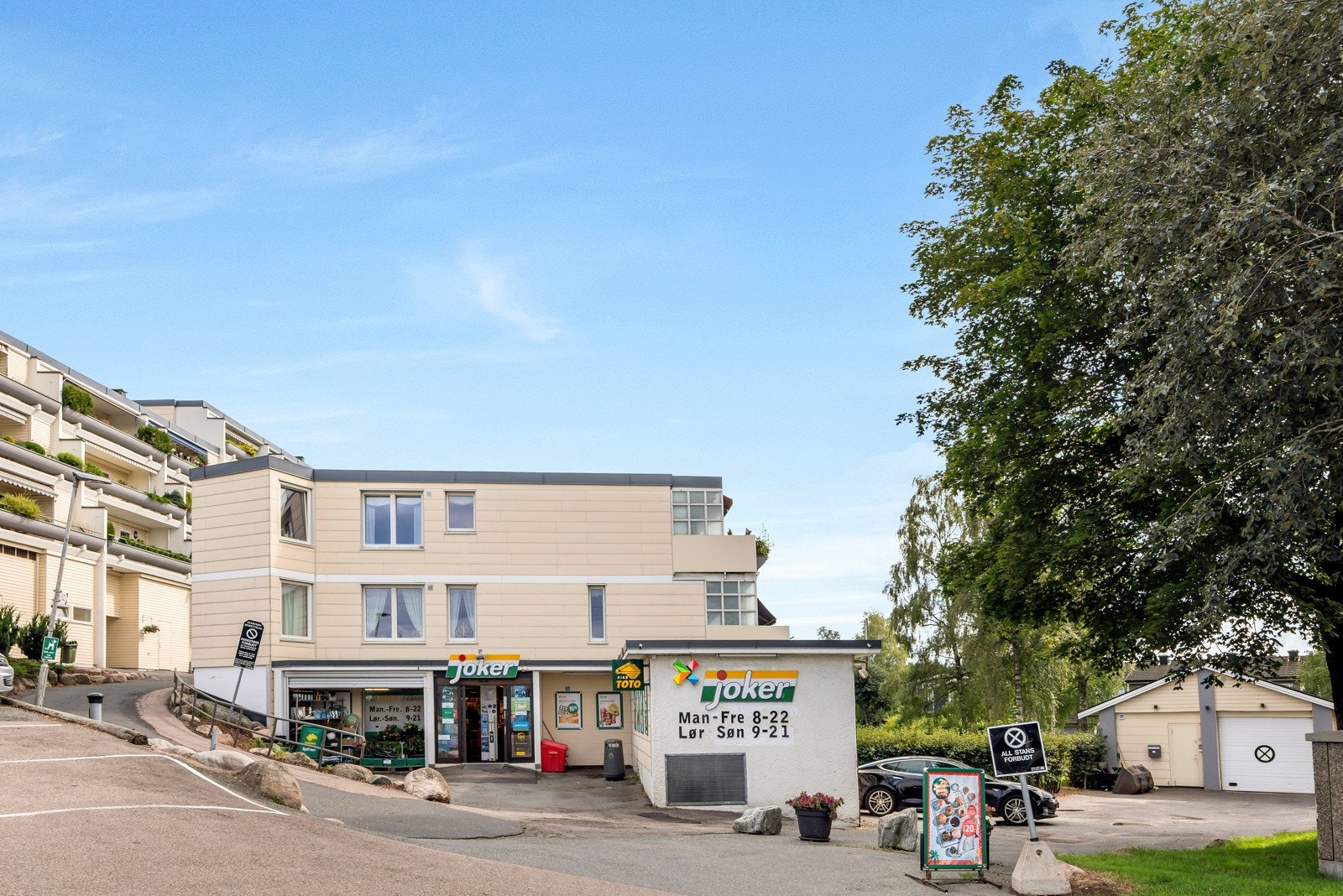 Nærmeste dagligvarebutikk Joker befinner seg ca. 1 min unna leiligheten. Galleribilde