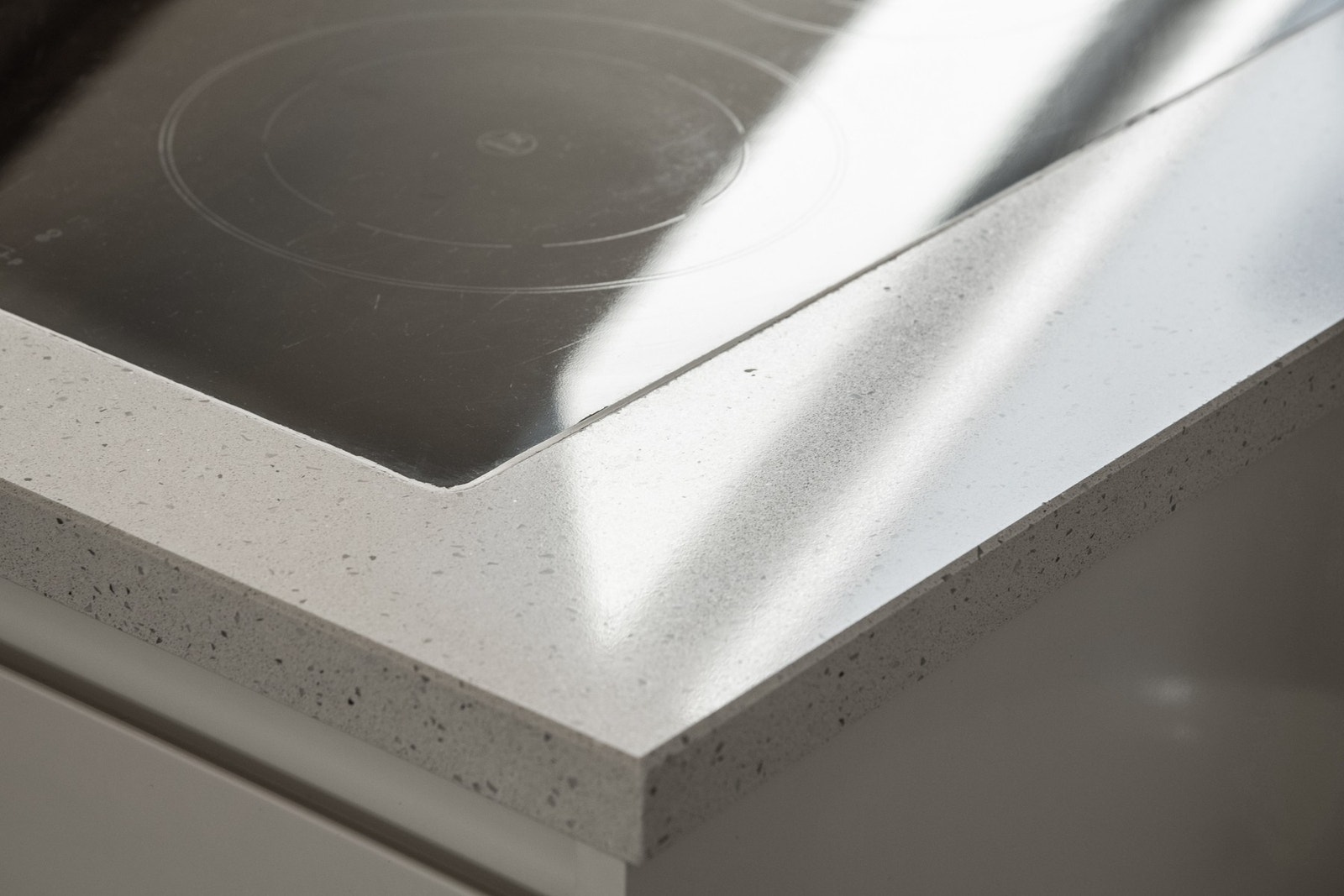 Lekker og slitesterk benkeplate av stein. Galleribilde