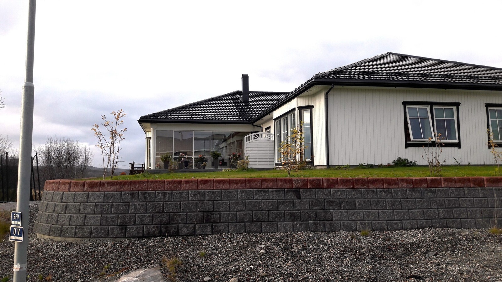Stor enebolig med herskapelige trekk, vinterhage og godkjent utleieleilighet Galleribilde