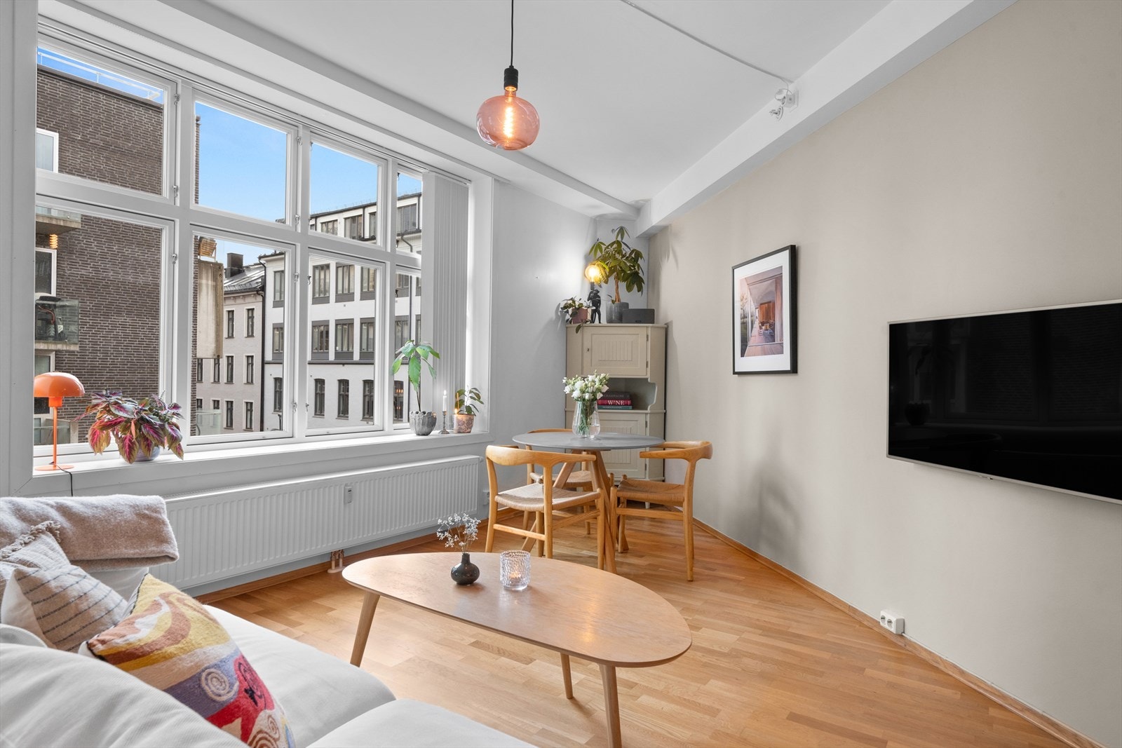 Innbydende og lys 2-roms med sentral og skjermet beliggenhet rett ved Alexander Kiellands plass. Galleribilde