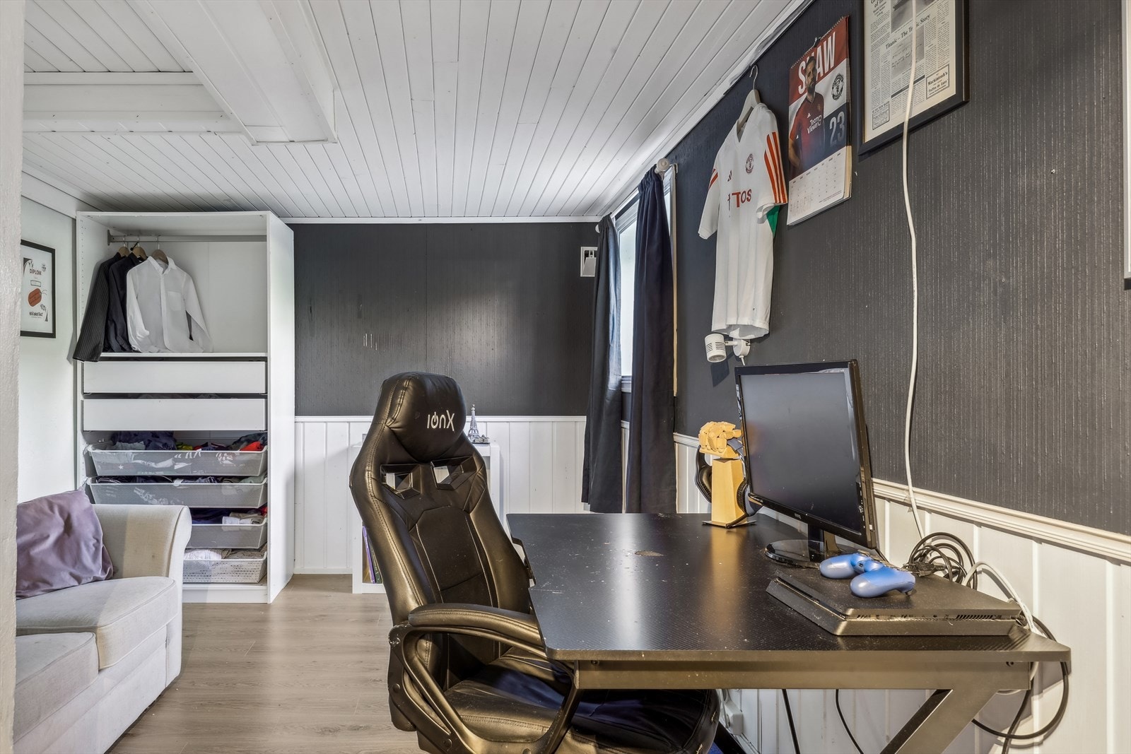 Her har gutten i huset skjønt hvilket lag man skal heie på. Galleribilde