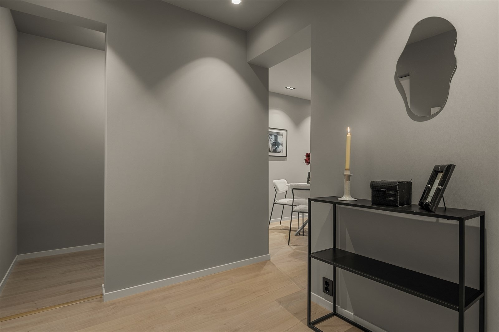 Det er også etablert et praktisk og pent omkledningsrom/bod. Galleribilde