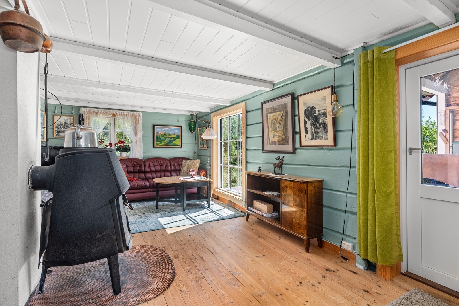 Vedovn for oppvarming. Galleribilde