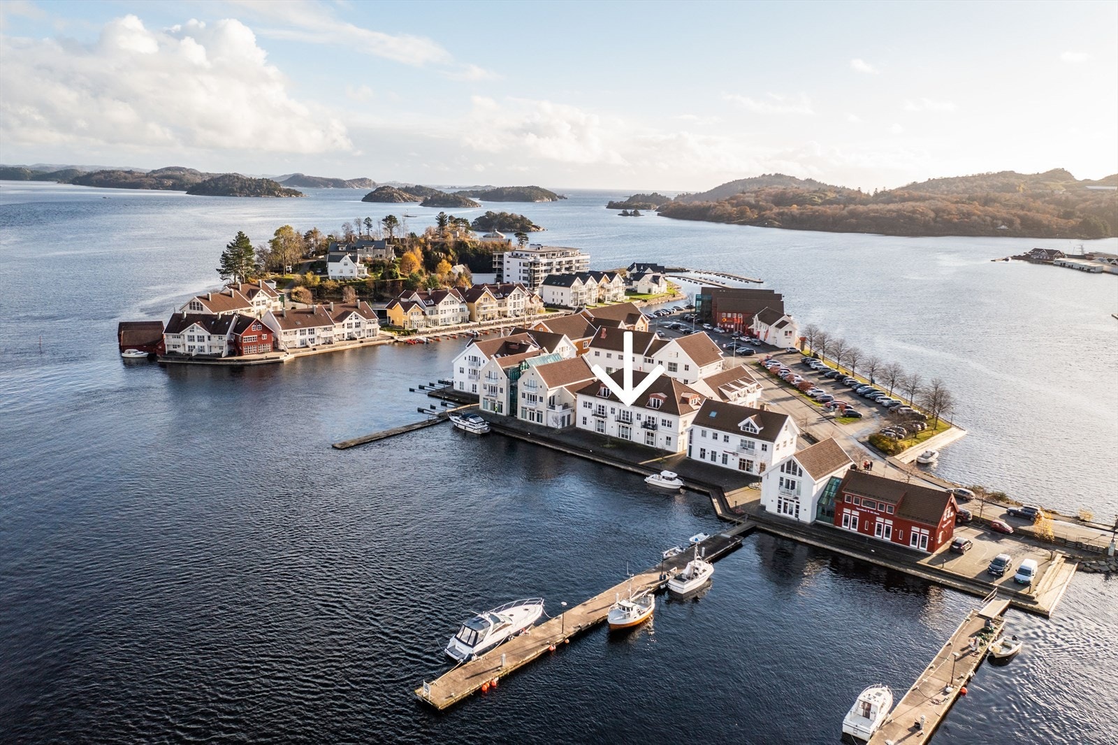 Eiendomsmegler MNEF Anita Cecilie Gabrielsen ønsker velkommen til Barbros gate 7B! Galleribilde