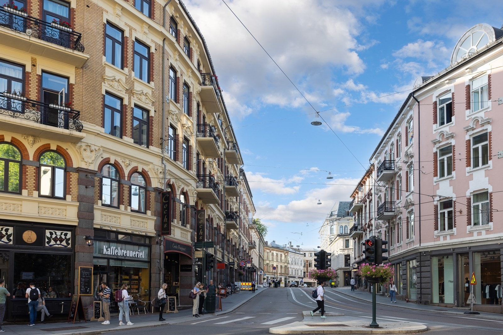Butikker, kaféer, restauranter, barer, nattliv og nisjeforretninger innen gangavstand. Galleribilde