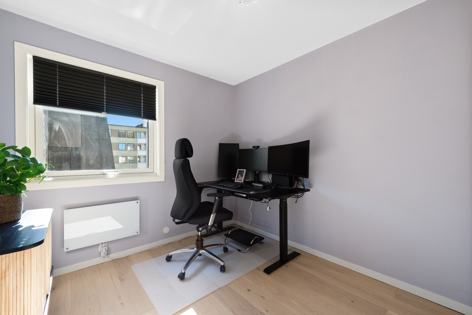 Soverom nr. 2 kan også fint brukes som kontor. Galleribilde