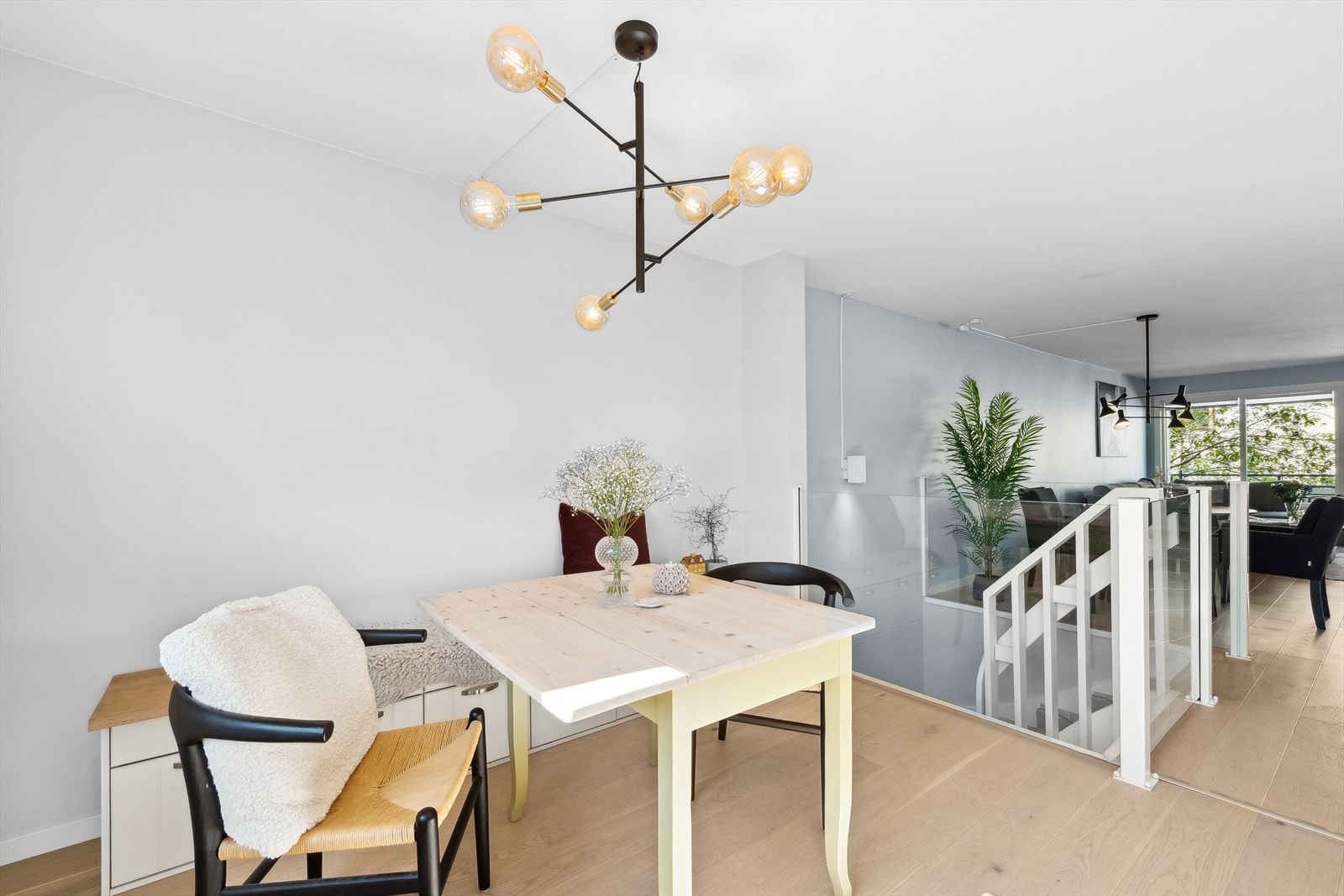 God plass til spisebord Galleribilde