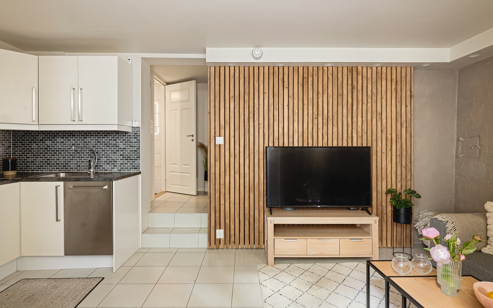 - Stue/kjøkken måler 16,6 m² - Galleribilde