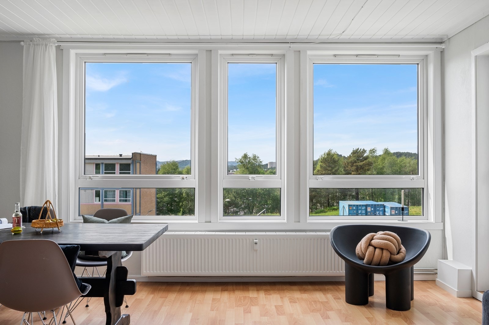 - Leiligheten inneholder entré/gang, bad, 2 soverom, stue og kjøkken + ekstern bod på 9m² - Galleribilde