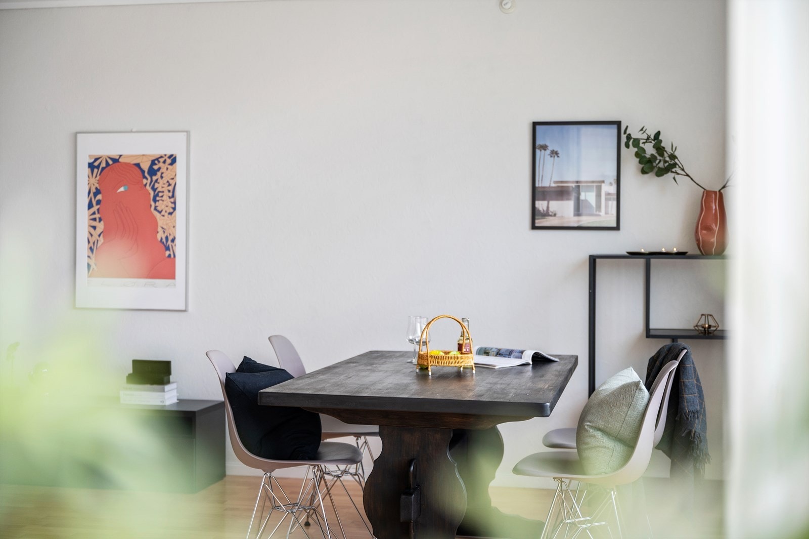 - Leiligheten holder en gjennomgående fin og tidsriktig standard - her kan du flytte rett inn og bo godt - Galleribilde