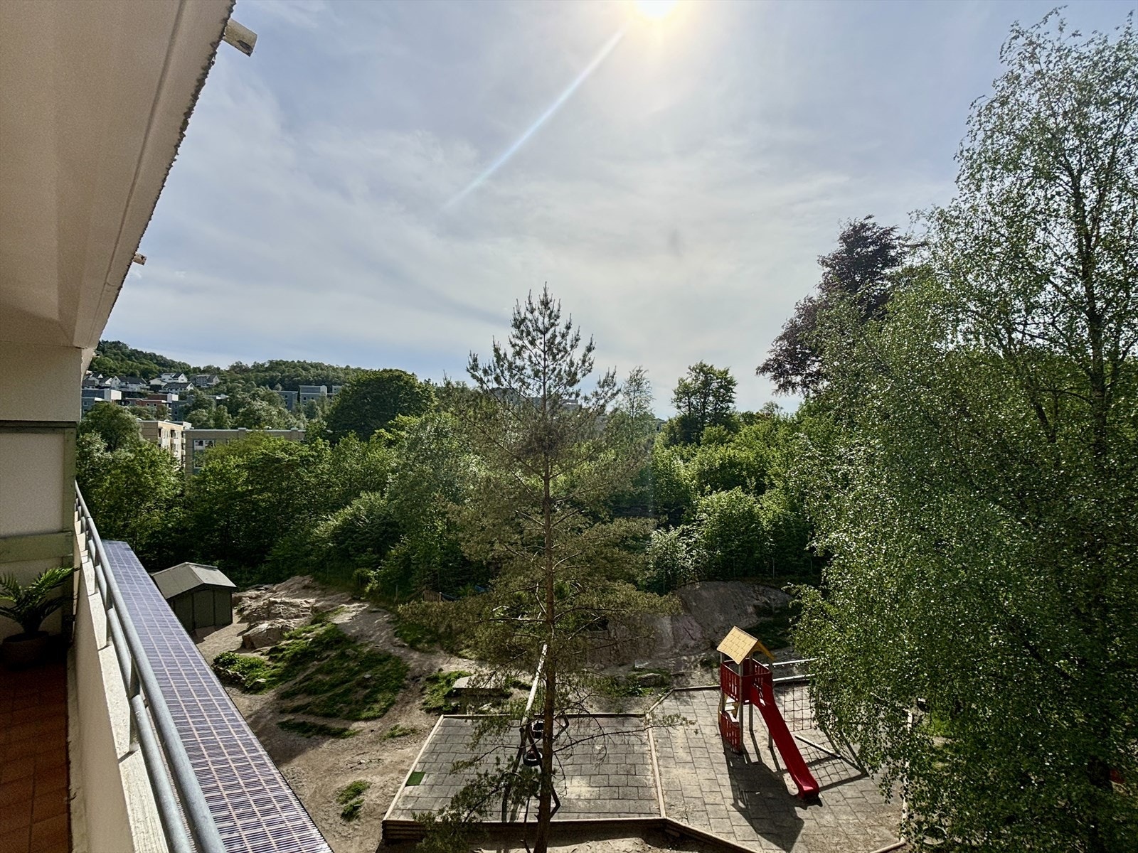 Sol og utsikt fra altanen. Galleribilde