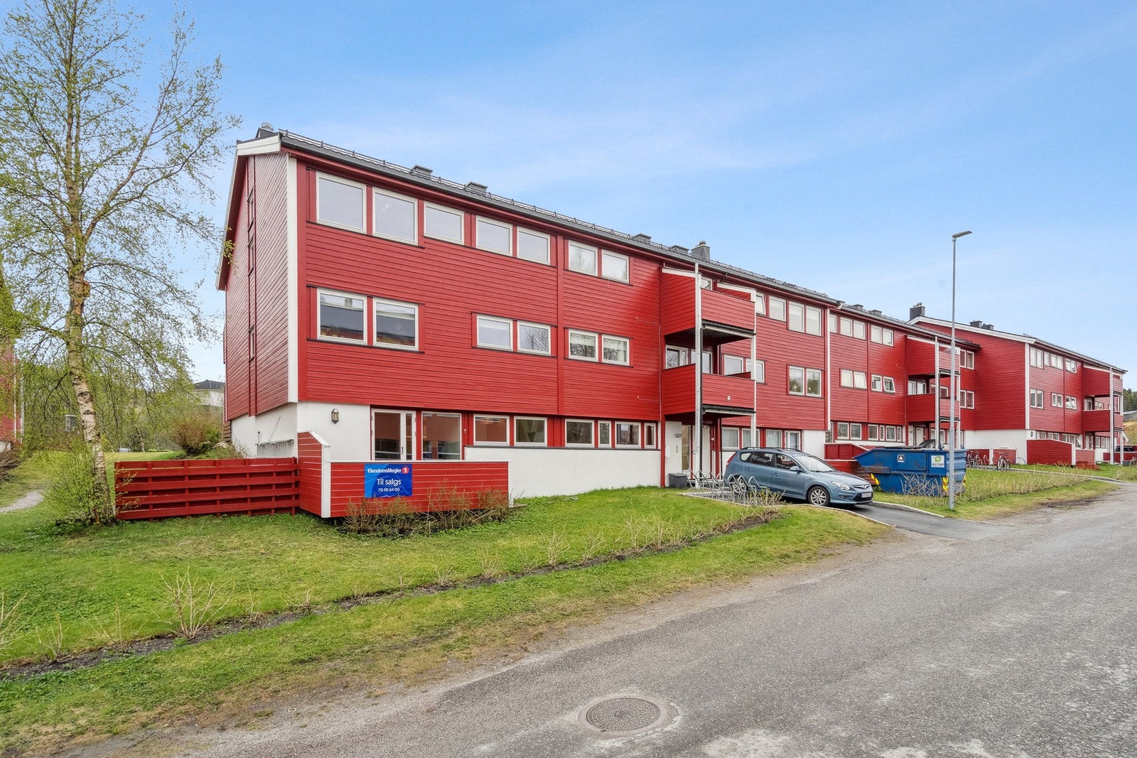 Flott 4-roms endeleilighet på Mørkved med enkel adkomst i 1. etasje. Galleribilde