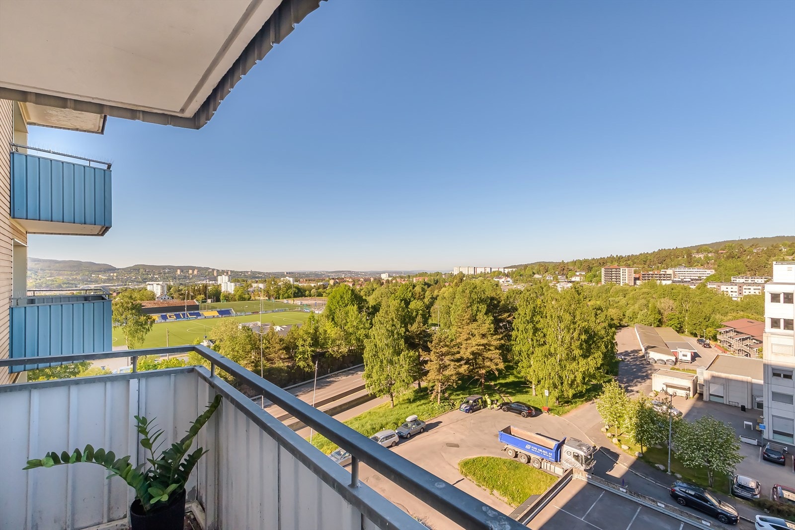 Åpent og fritt utsyn fra den vestvendte balkongen Galleribilde